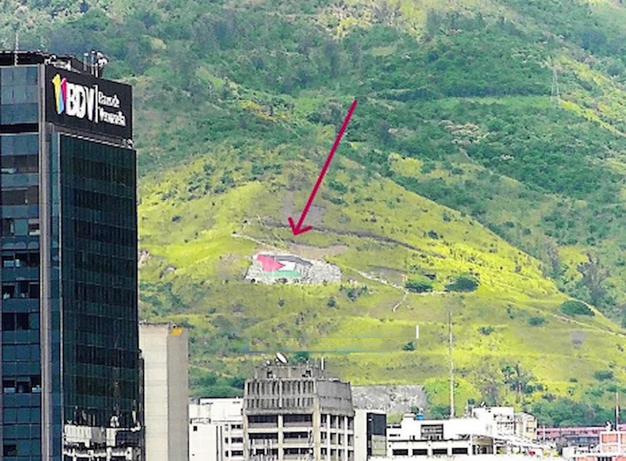 El régimen sacrifica el Ávila con bandera palestina gigante