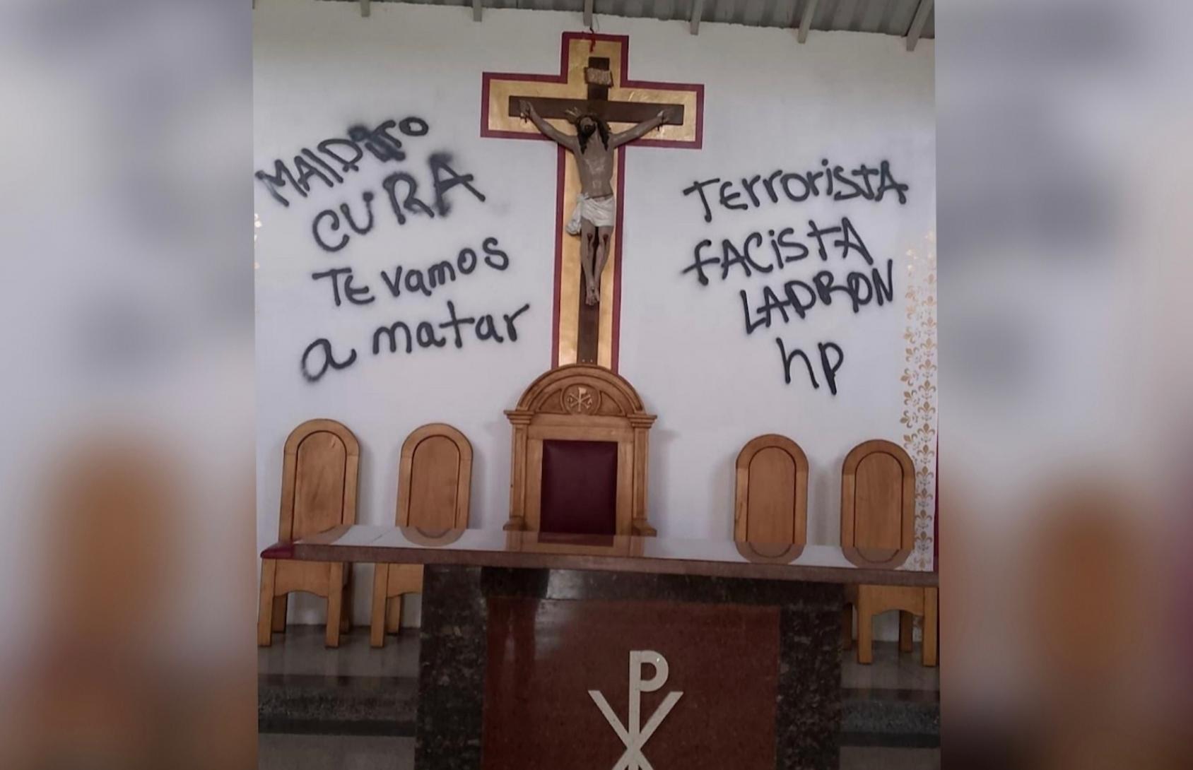 Amenazan de muerte a sacerdote durante la misa