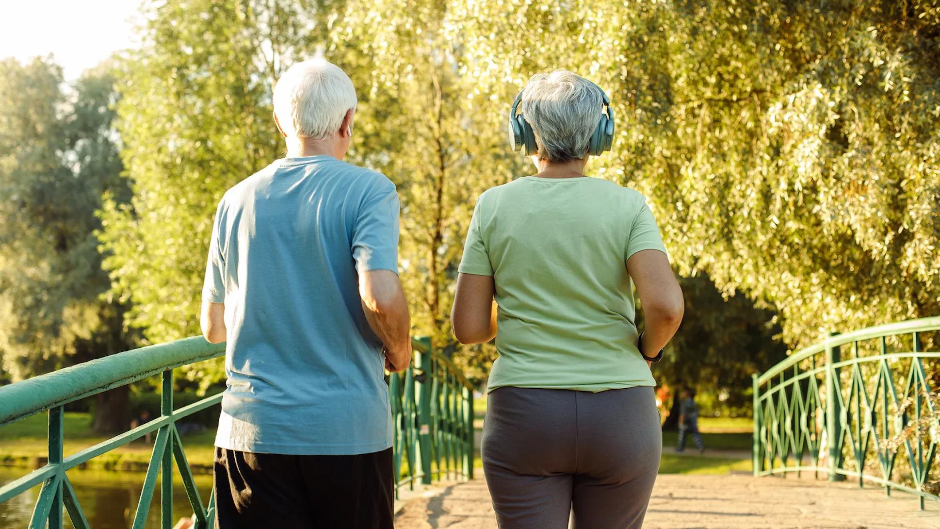 Caminar entre 3.000 y 5.000 pasos diarios puede retrasar la aparición del alzhéimer