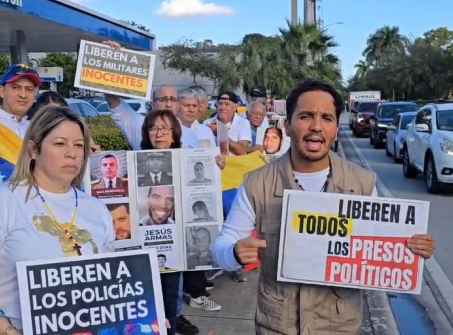 Migrantes protestan en Miami por la libertad de los presos políticos en Venezuela