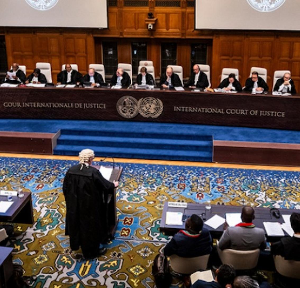 El cierre de su oficina en Caracas es la confesión de una acción éticamente fallida del fiscal de la CPI