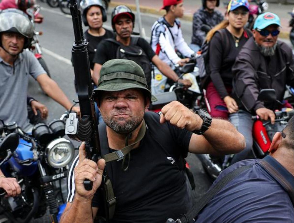 Ausente el Estado, los colectivos armados controlan la calle
