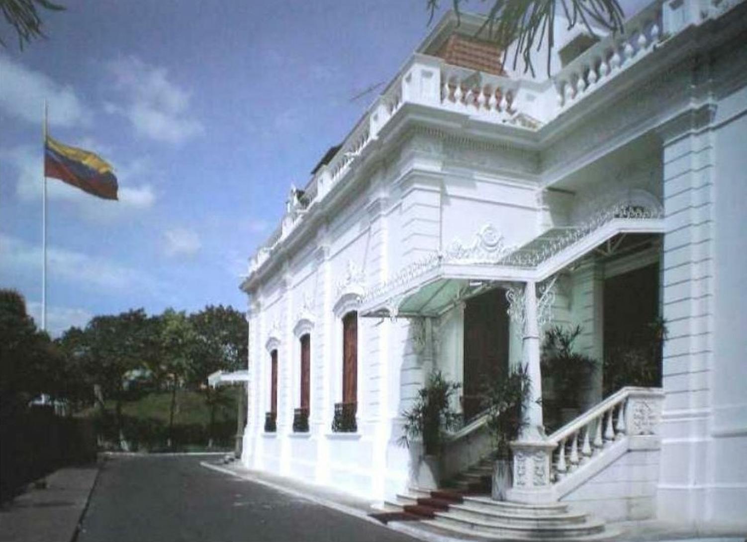 Por qué las explicaciones fáciles no explican la transición venezolana