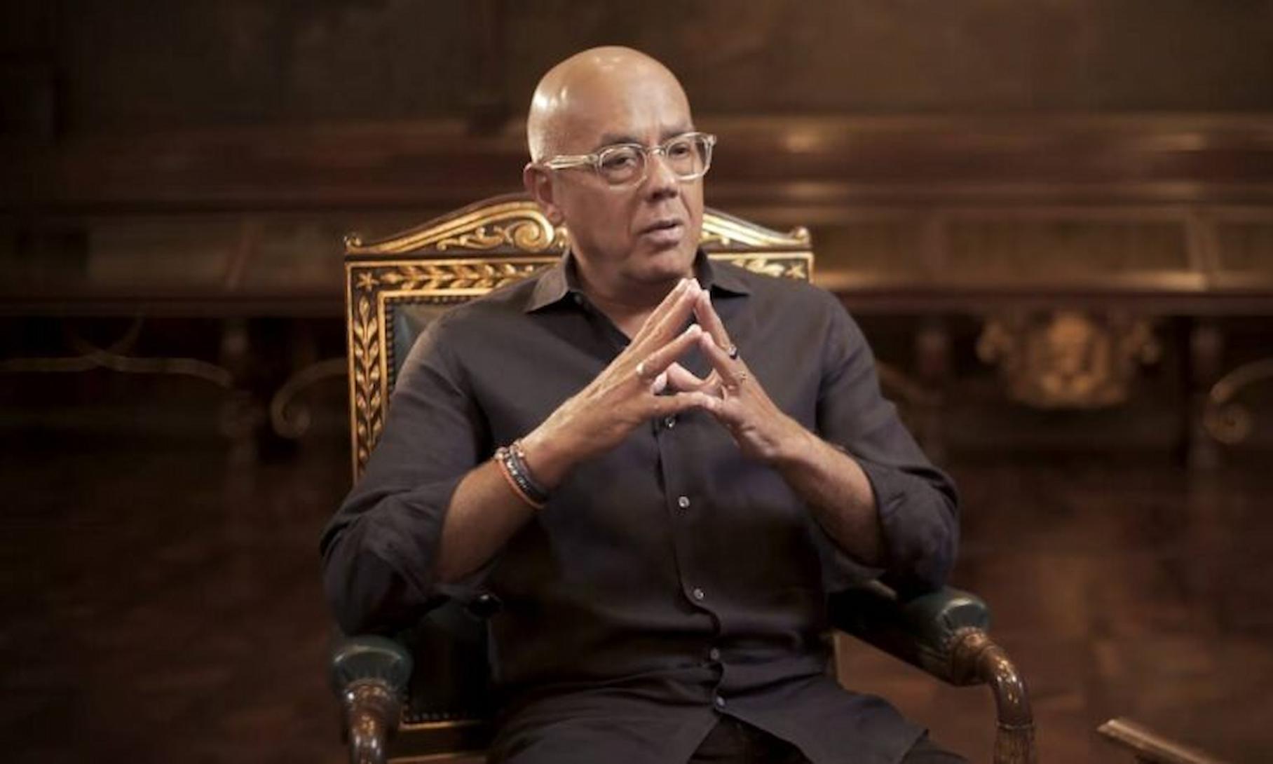 Jorge Rodríguez admite sin pudor errores con presos políticos