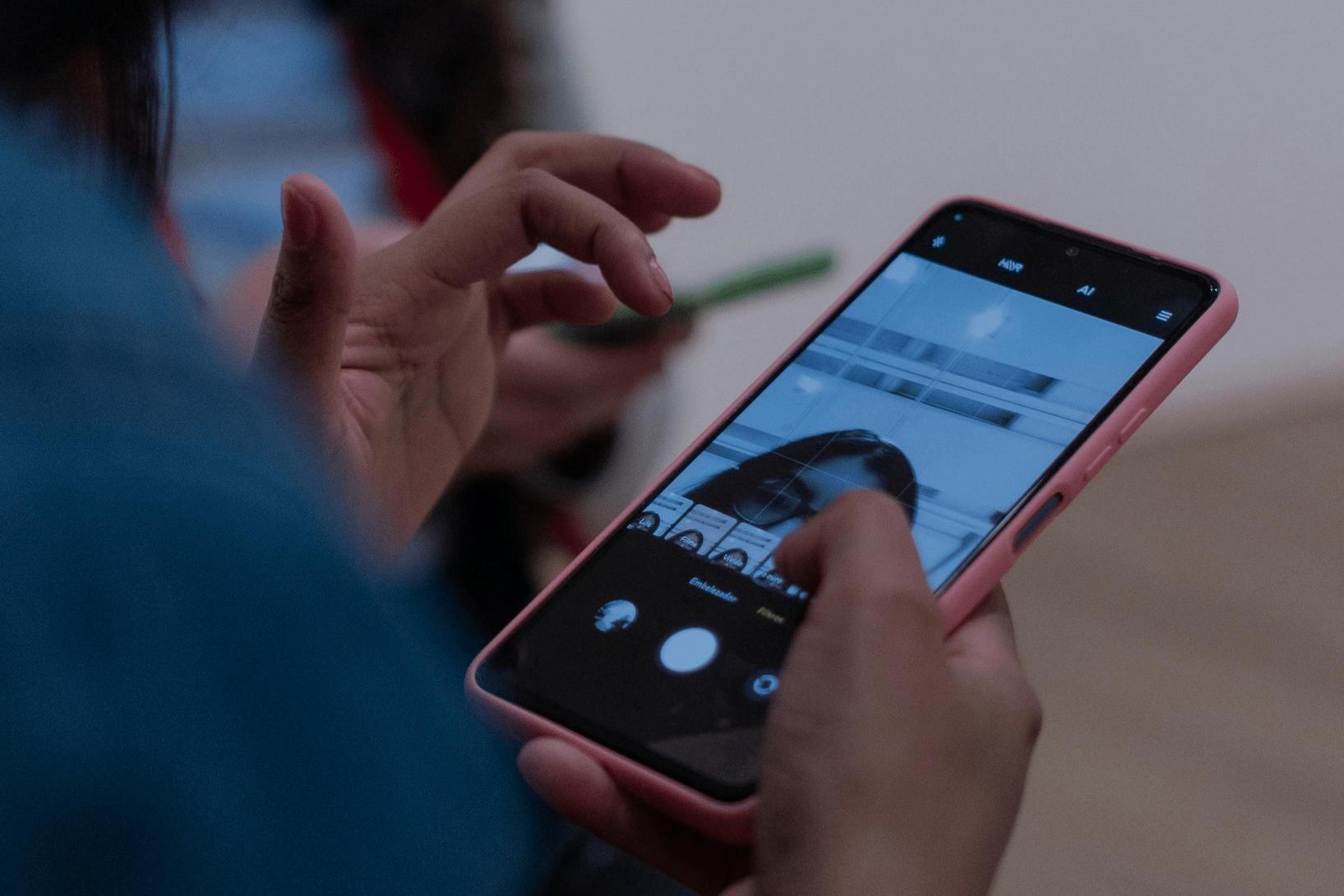 Meta y YouTube condenados por dañar la salud mental de menores