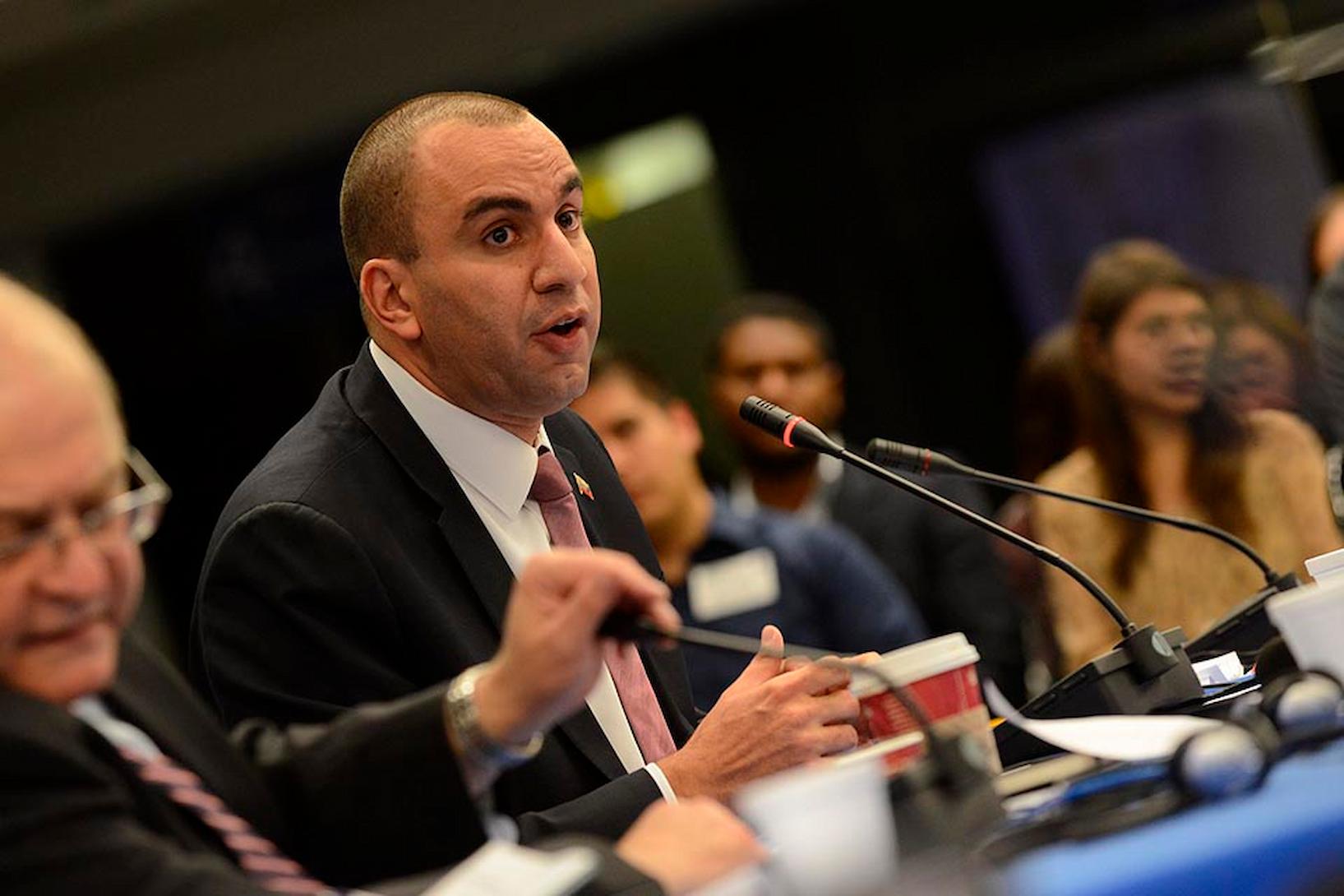 Larry Davoe, director del Banco de Venezuela y fiscal general