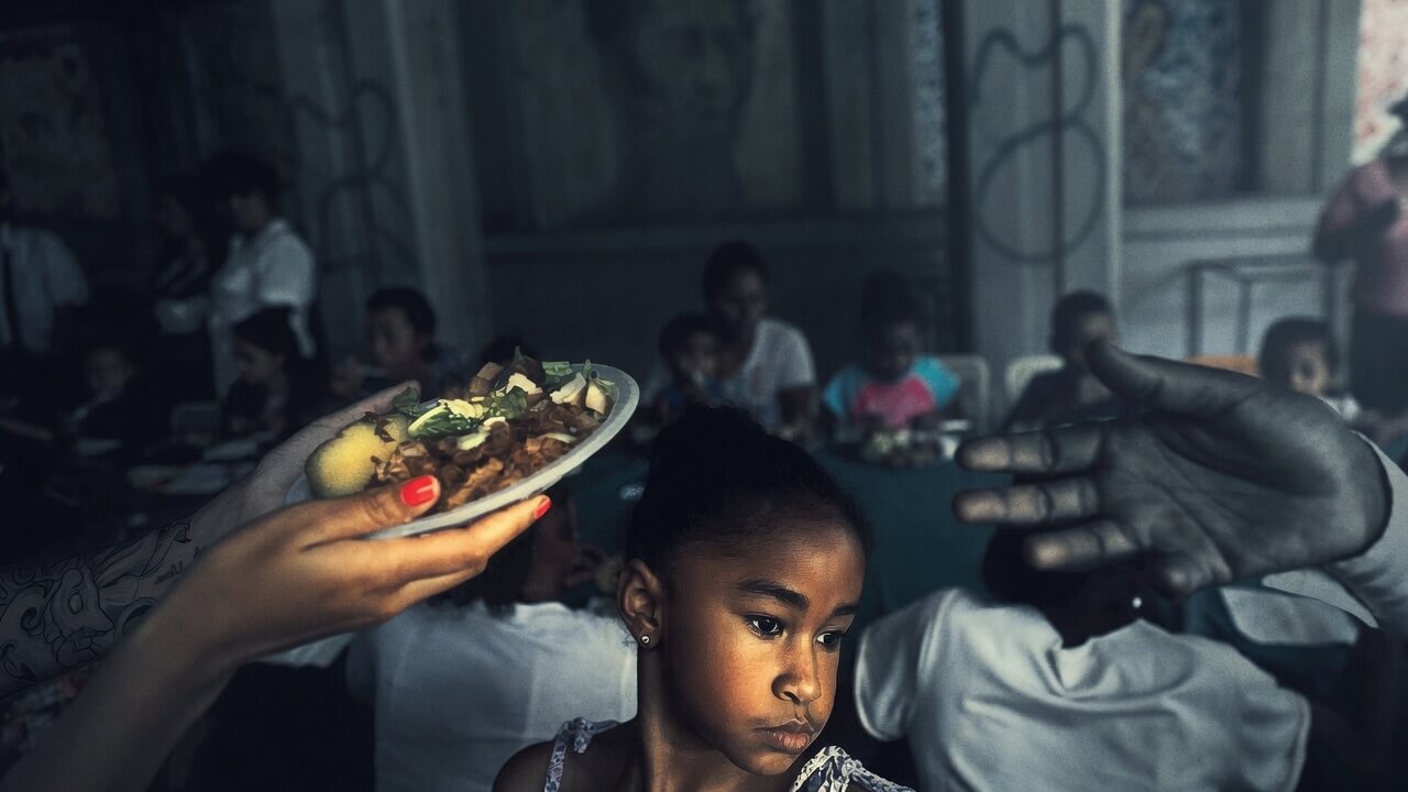 La paradoja venezolana de la alimentación: avance contra el hambre, retroceso en la nutrición de mujeres y niños