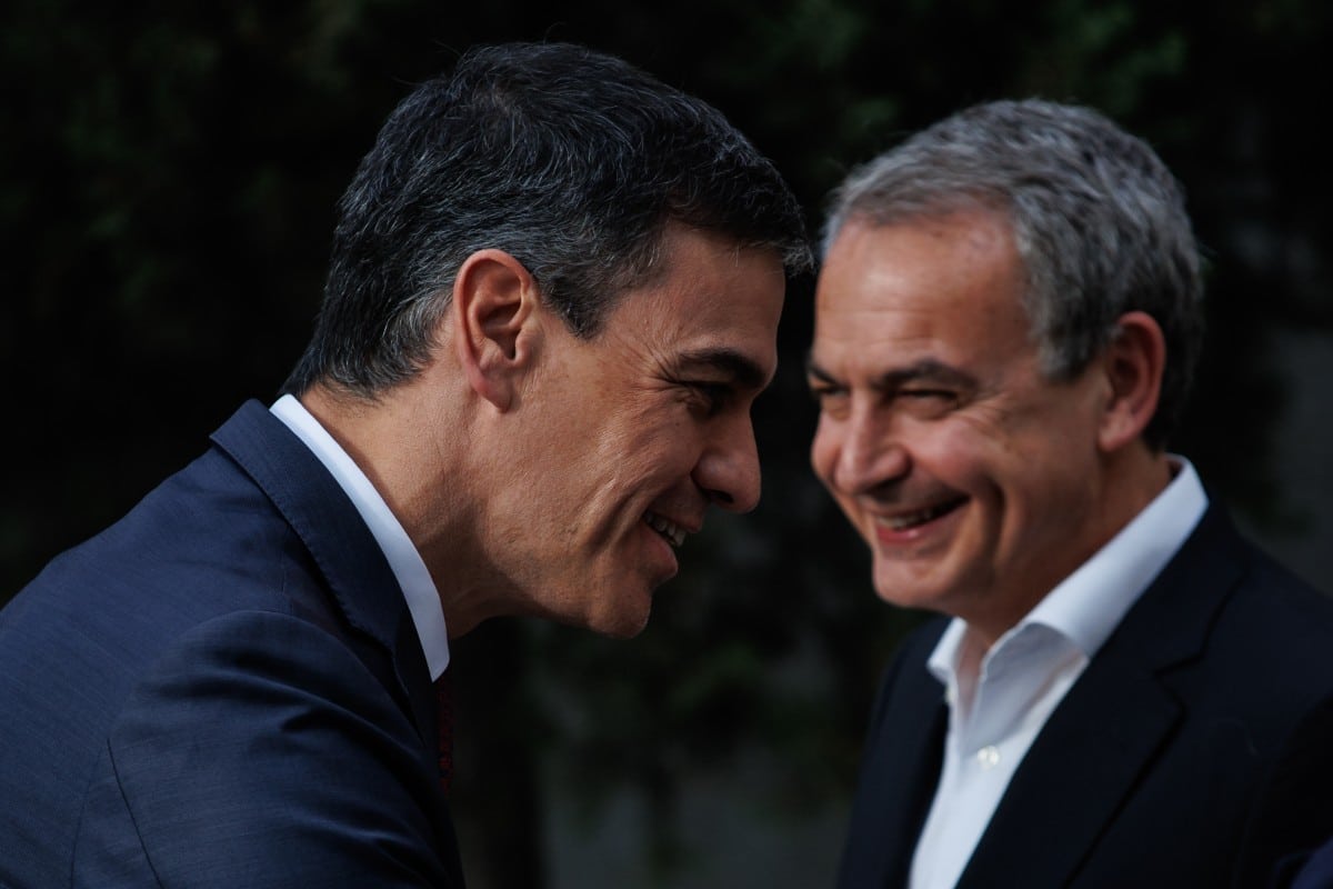 Pagos en efectivo, Ferraz y el ‘sobre de Delcy’: las tres líneas que mantienen bajo presión al PSOE