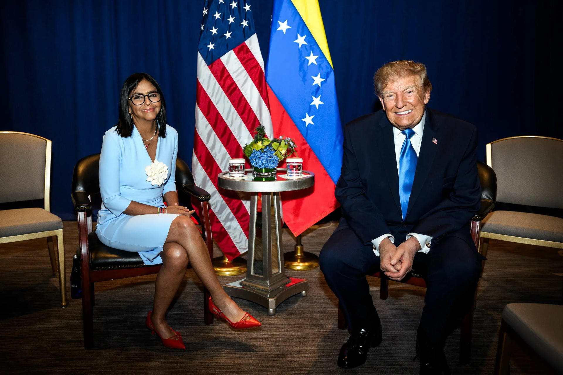 La encrucijada legal: Cómo el pragmatismo de Washington canjeó los votos de González y Machado por la subordinación petrolera total de Delcy Rodríguez