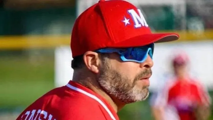 Entrenador venezolano de béisbol enfrenta deportación tras hallazgo de armas y drogas que pertenecían a pasajeros del auto que manejaba